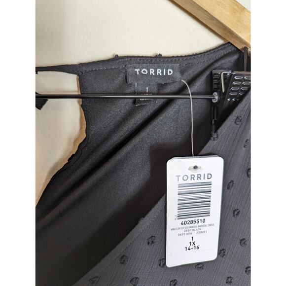 NWT Torrid Black Mini Clip Dot Babydoll Dress - Picture 5 of 8